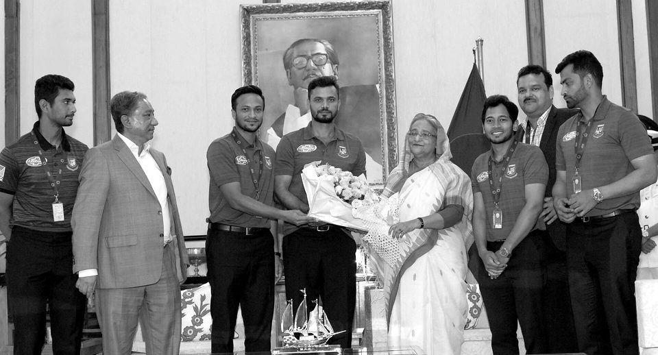Bangladesh National Cricket team with Sheikh Hasina 3