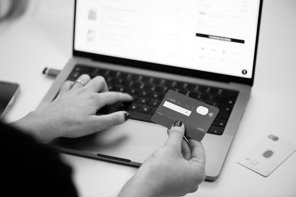 Shopping online with bank card