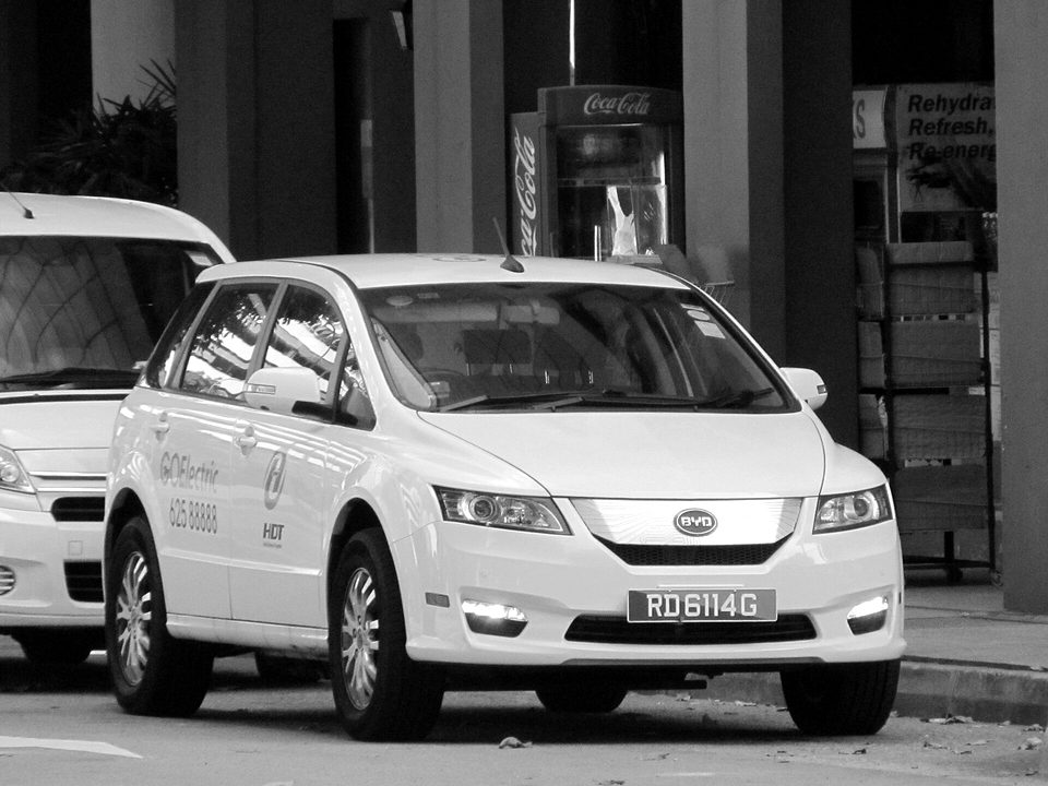 BYD E6