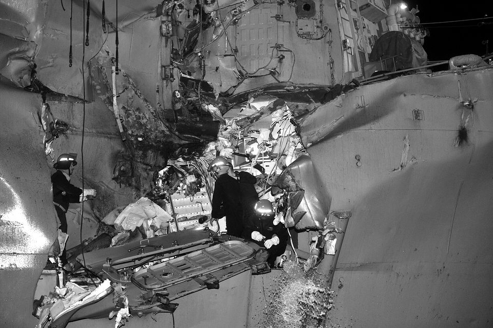 Flickr - DVIDSHUB - USS Porter damaged in collision with oil tanker (Image 2 of 3)