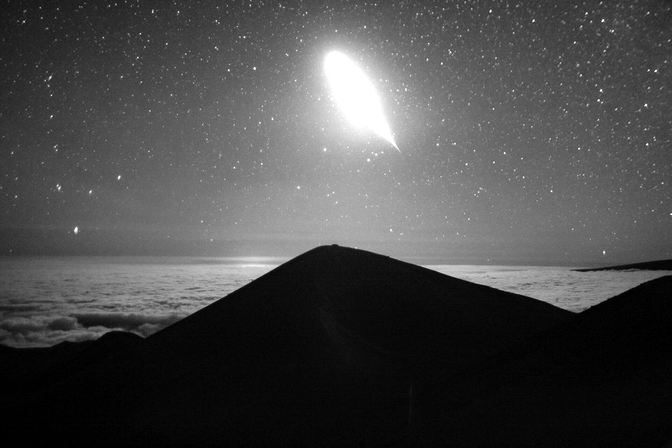 Fireball Flies Above Gemini North (iotw2602a)