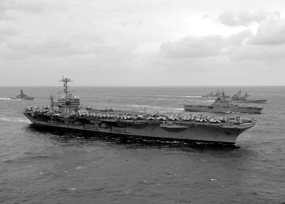 Starboard bow view of USS George Washington (CVN-73) in formation with Japanese and American ships during ANNUALEX 2008 081119-N-8842M-182